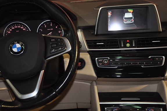 BMW 218d 7 of 22