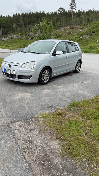 Volkswagen Polo 2 of 5
