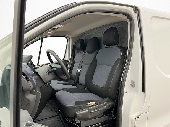 Opel Vivaro 15 of 26