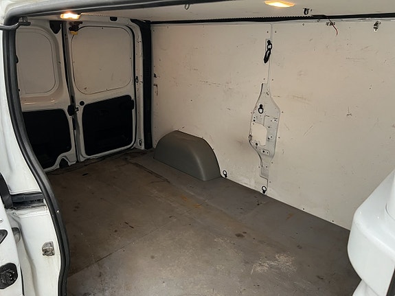 Opel Vivaro 13 of 26