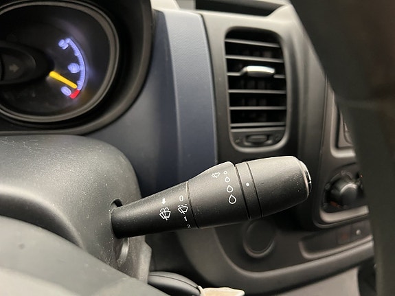 Opel Vivaro 19 of 26