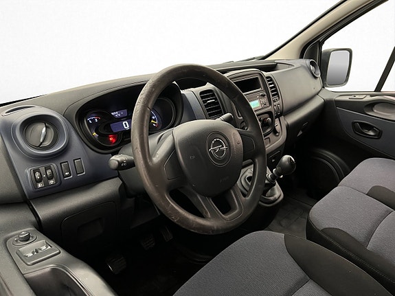 Opel Vivaro 16 of 26