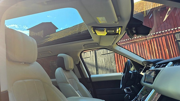 Land Rover Range Rover Sport 14 of 15