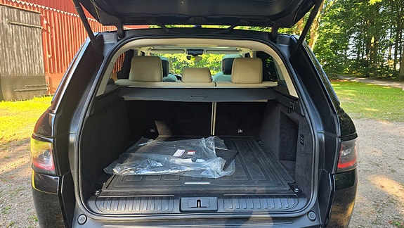Land Rover Range Rover Sport 9 of 15