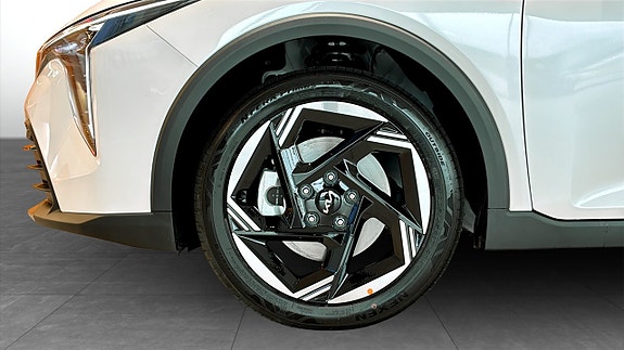Kia K4 9 of 10