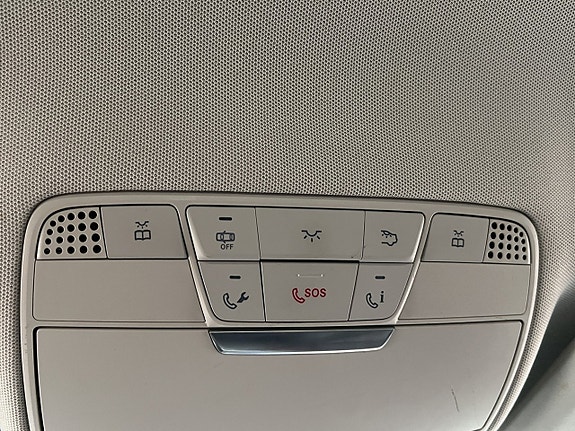 Mercedes-Benz E200 25 of 30