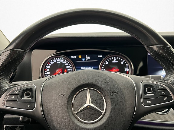 Mercedes-Benz E200 14 of 30