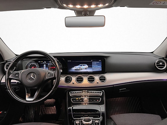 Mercedes-Benz E200 10 of 30