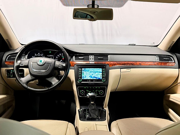Skoda Superb 14 of 26