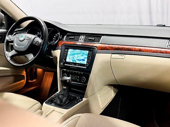 Skoda Superb 13 of 26