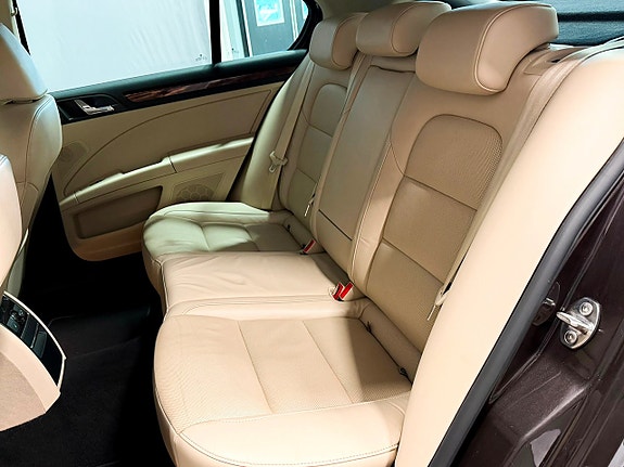 Skoda Superb 17 of 26