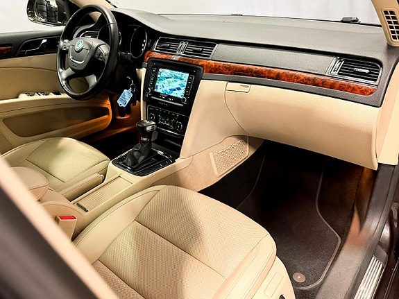 Skoda Superb 12 of 26