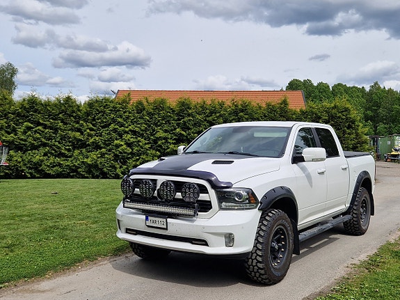 Dodge RAM 1500 3 of 6