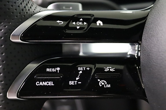 Mercedes-Benz GLB220 d 21 of 26