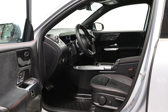 Mercedes-Benz GLB220 d 10 of 26