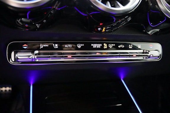 Mercedes-Benz GLB220 d 18 of 26