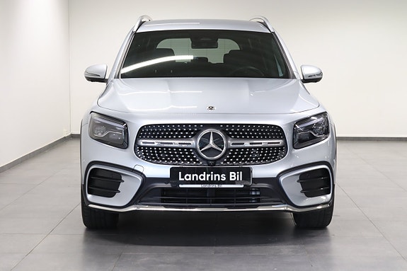 Mercedes-Benz GLB220 d 2 of 5