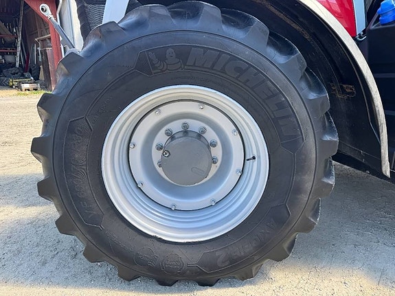 Massey Ferguson 8 S 305 Dyna-VT EXCLUSIVE 16 of 16