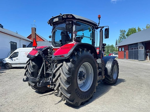 Massey Ferguson 8 S 305 Dyna-VT EXCLUSIVE 5 of 16