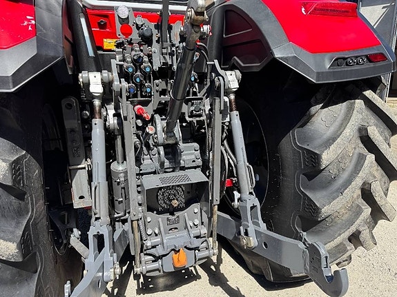 Massey Ferguson 8 S 305 Dyna-VT EXCLUSIVE 13 of 16