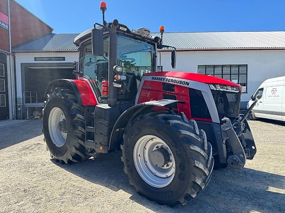 Massey Ferguson 8 S 305 Dyna-VT EXCLUSIVE 3 of 16