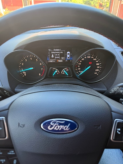 Ford Kuga 4 of 5
