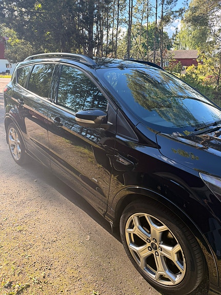 Ford Kuga 3 of 5