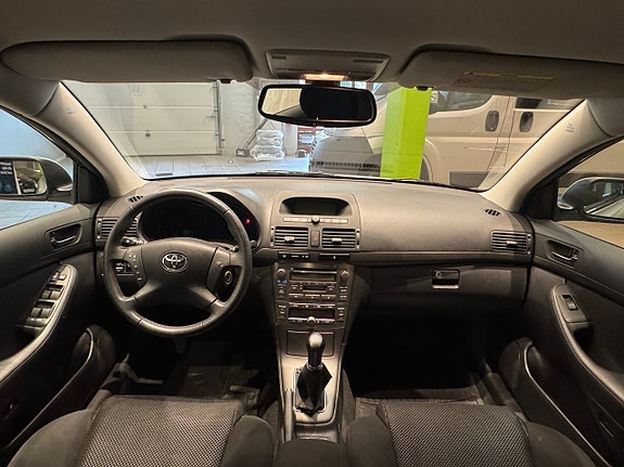 Toyota Avensis 11 of 12