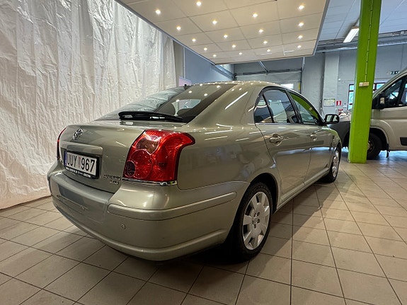 Toyota Avensis 5 of 5