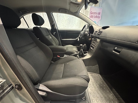 Toyota Avensis 9 of 12