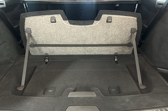Volvo XC90 14 of 30