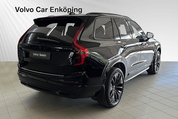 Volvo XC90 5 of 30