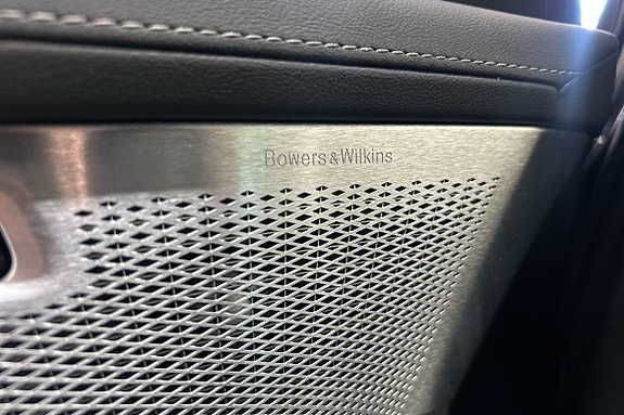 Volvo XC90 30 of 30