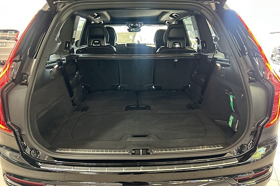 Volvo XC90 13 of 30