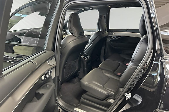 Volvo XC90 8 of 30
