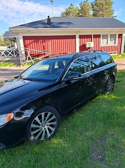 Volvo V70 4 of 5