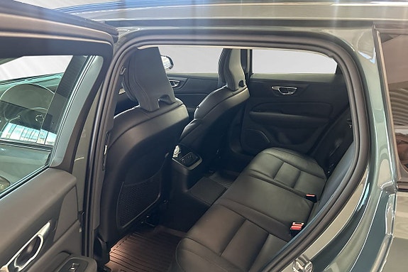 Volvo V60 9 of 30