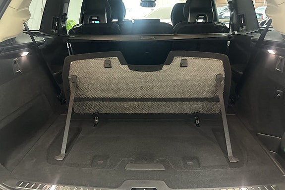 Volvo XC90 13 of 30