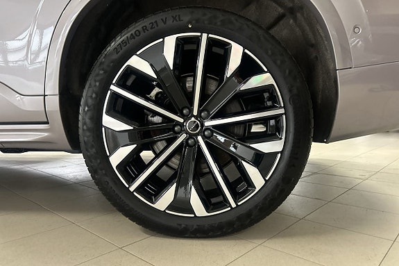 Volvo XC90 15 of 30