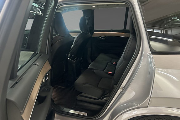 Volvo XC90 7 of 30