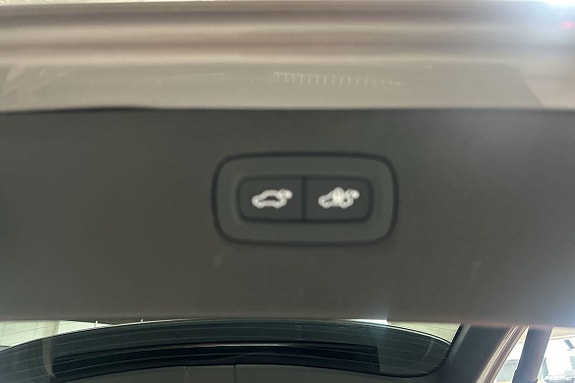 Volvo XC90 14 of 30