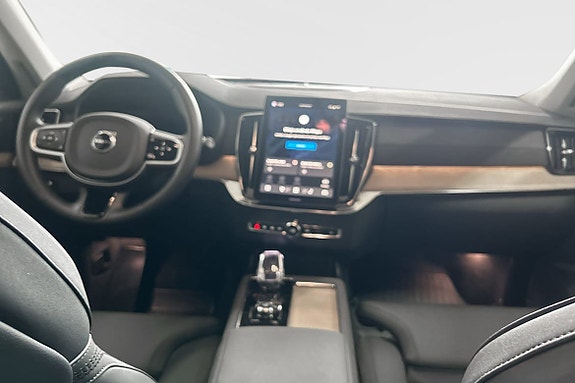Volvo XC90 8 of 30