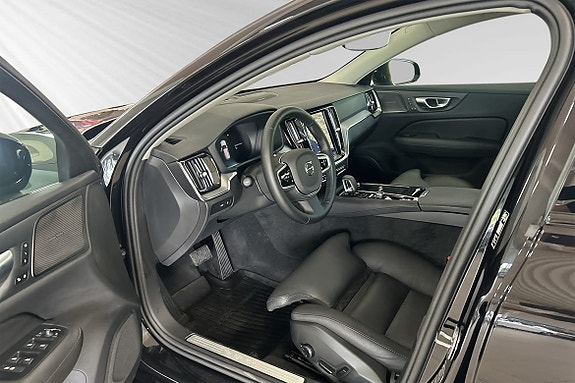 Volvo V60 8 of 30