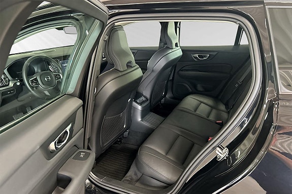 Volvo V60 9 of 30