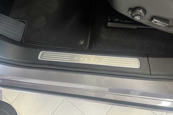 Volvo XC90 17 of 30