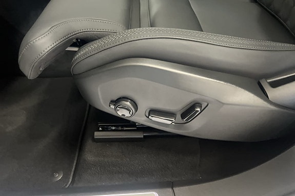 Volvo XC90 19 of 30