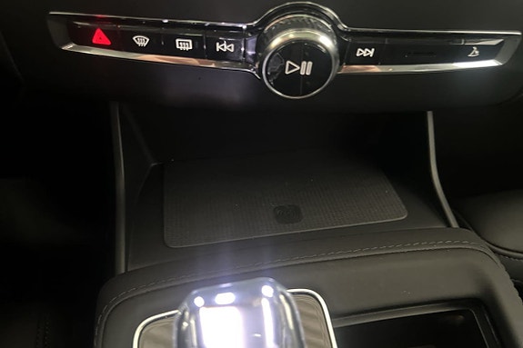 Volvo XC90 30 of 30