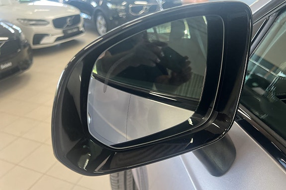 Volvo XC90 15 of 30