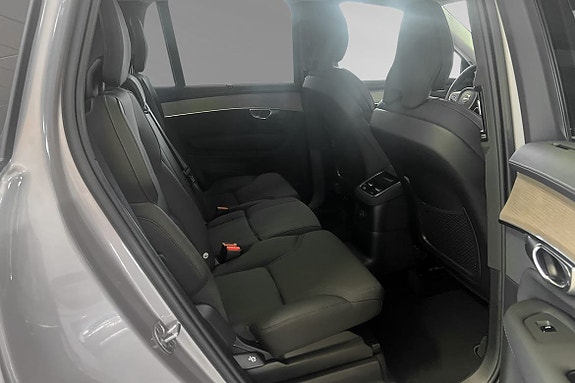 Volvo XC90 11 of 30