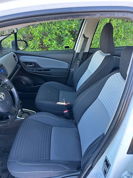 Toyota Yaris 5 of 5